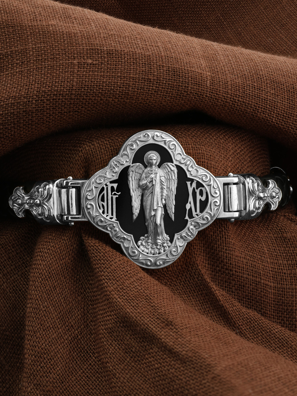 Браслет из белого золота 585 пробы c шнурком и ониксом