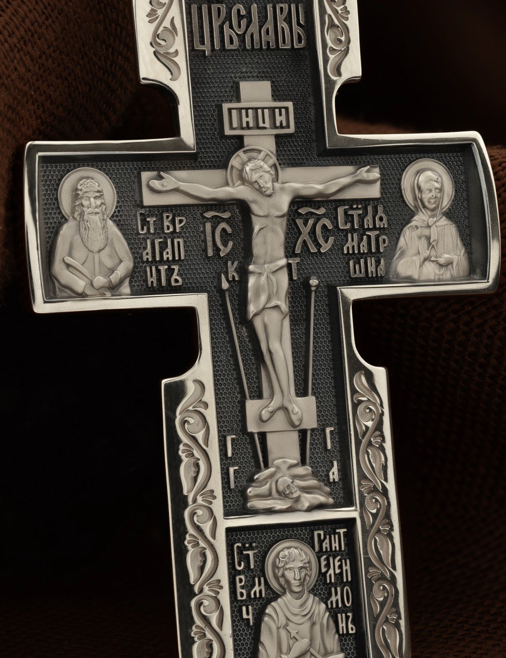 Крест из белого золота