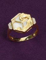 Кольцо из лимонного золота c бриллиантами и перламутром