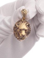 Подвеска из лимонного золота c эмалью