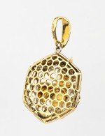 Подвеска из лимонного золота c эмалью, ониксом и эмалью