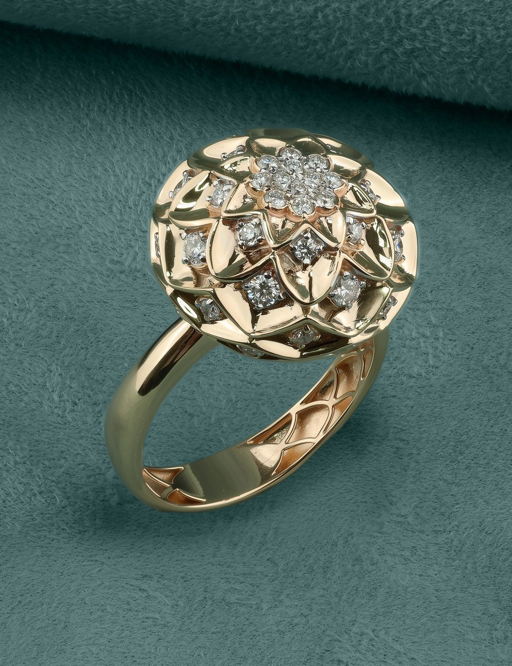 Кольцо из золота c бриллиантами