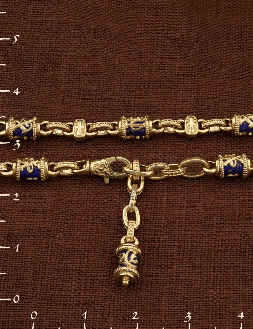 Браслет из лимонного золота c лазуритом