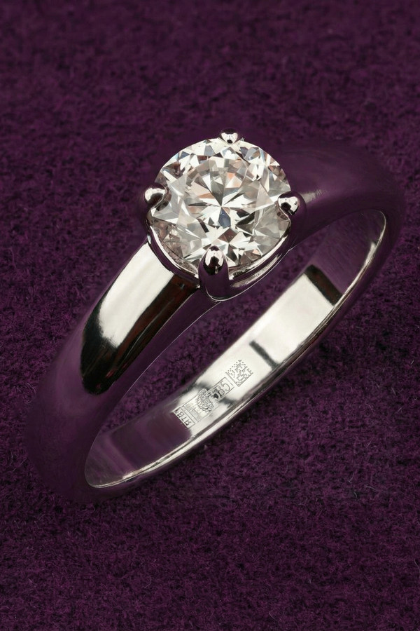 Кольцо из белого золота 585 пробы c бриллиантами