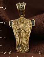 Крест из лимонного золота