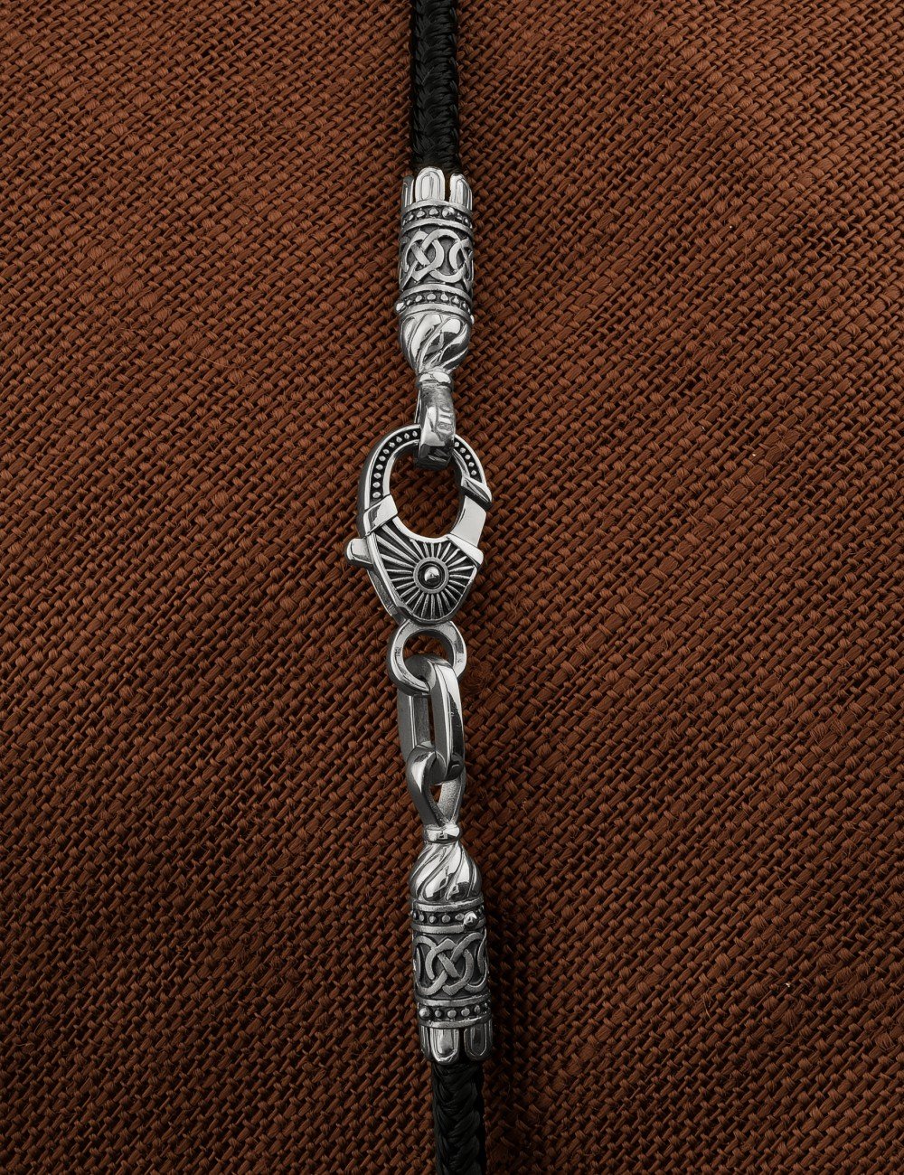 Шнурок шёлковый из белого золота c шёлковым шнурком