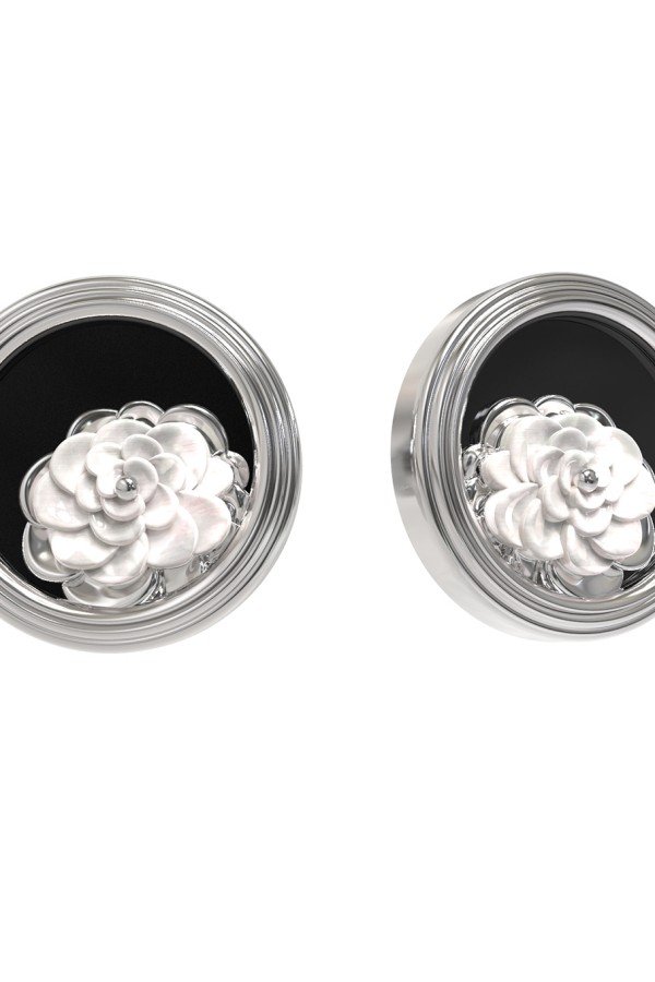 Серьги из белого золота c ониксом и перламутром