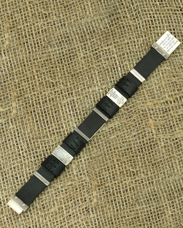 Браслет из серебра 925 пробы и золота 750 пробы c кожаным шнурком