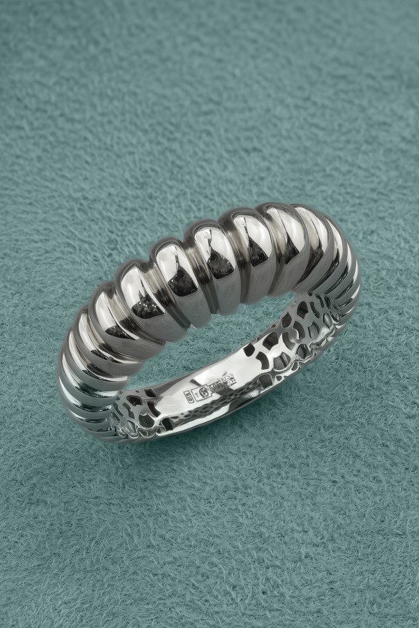 Кольцо из белого золота