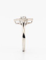 Кольцо из белого золота c бриллиантами