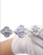 Браслет из белого золота c эмалью, жемчугом и перламутром