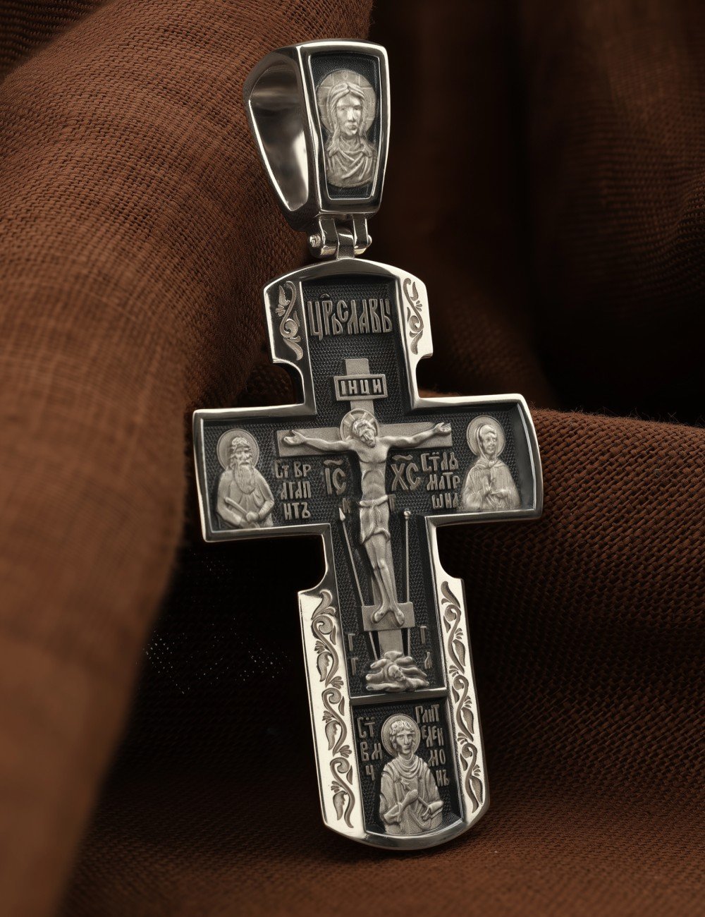 Крест из белого золота