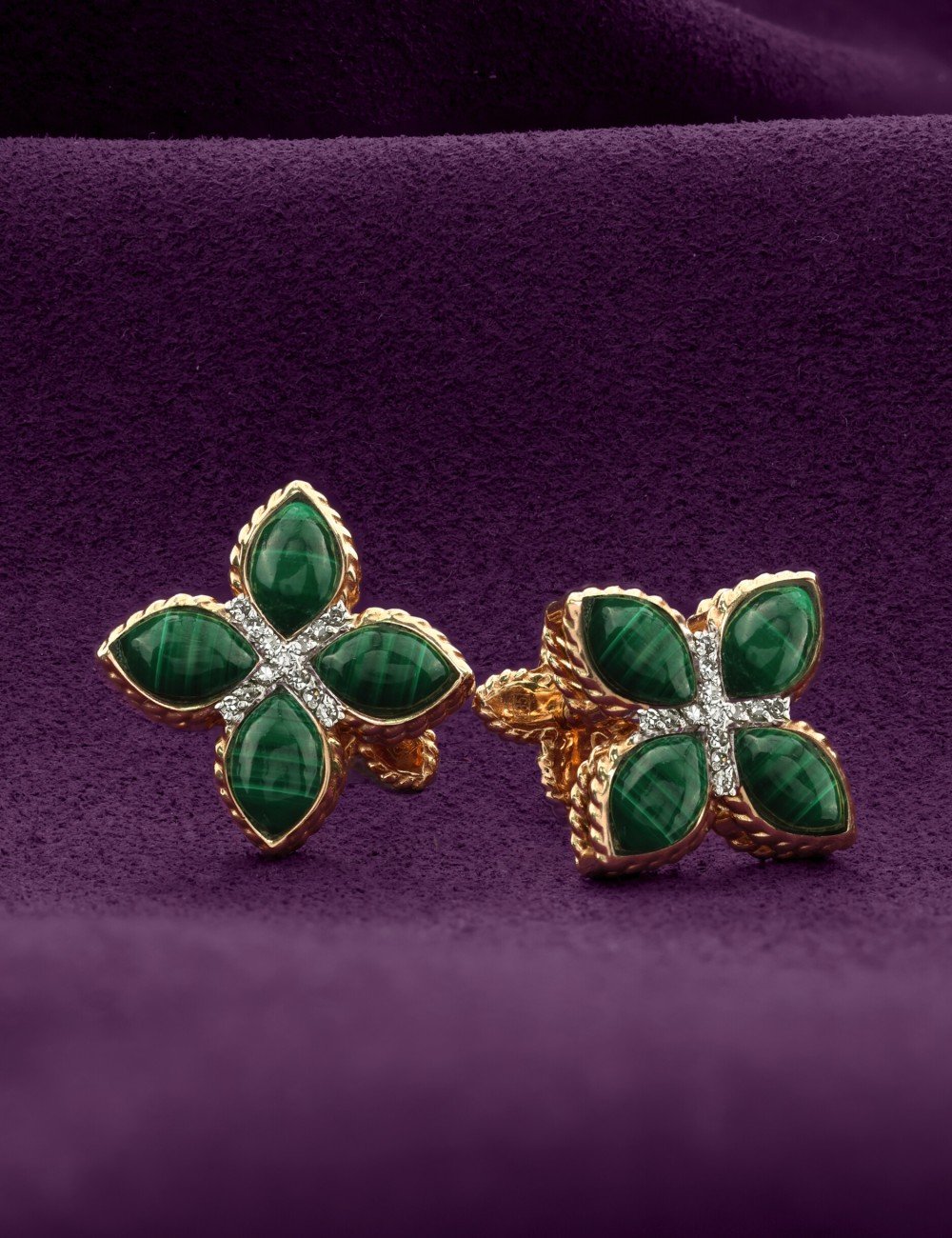 Серьги из золота c бриллиантами и малахитом