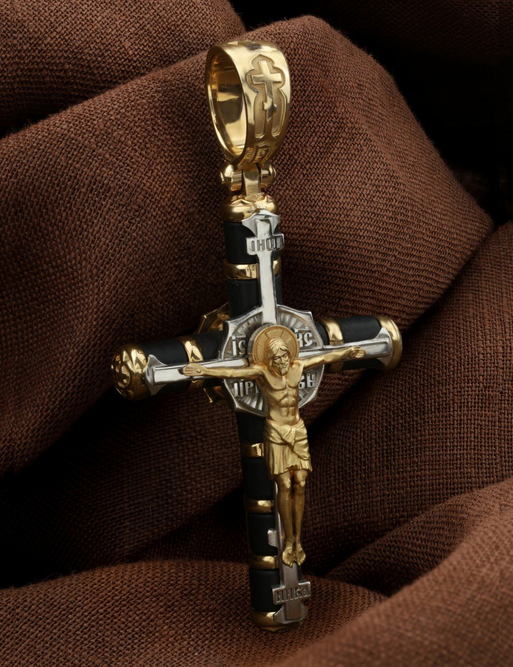 Крест из лимонного золота c ониксом