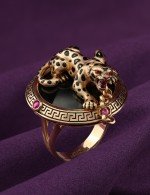 Кольцо из золота c эмалью, ониксом и рубином