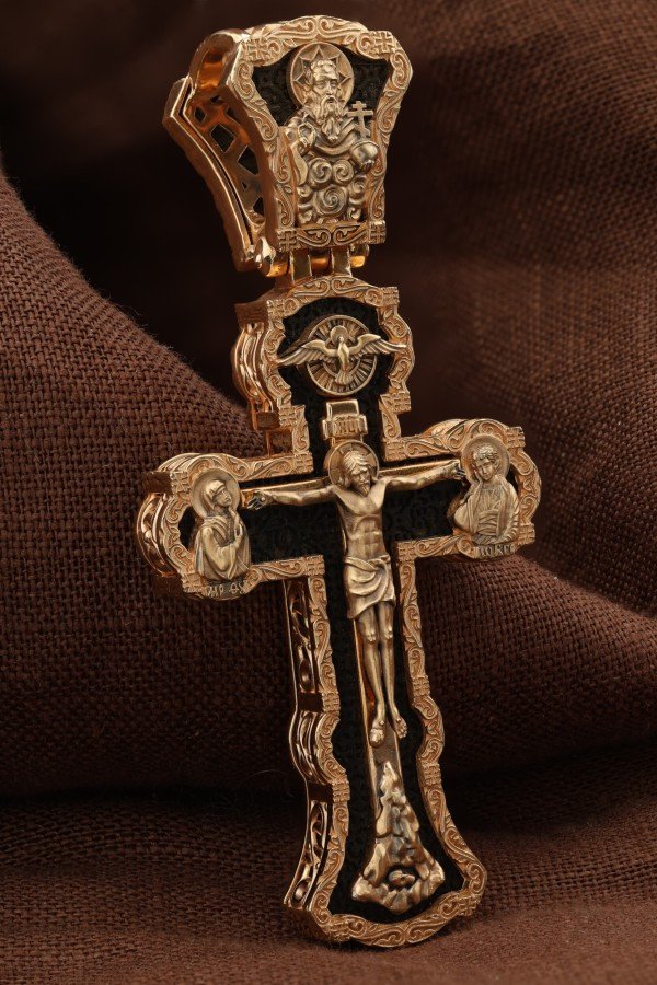 Крест из золота c эбеновым деревом