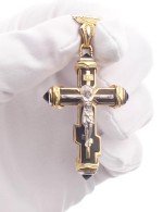 Крест из лимонного золота c ониксом и эбеновым деревом