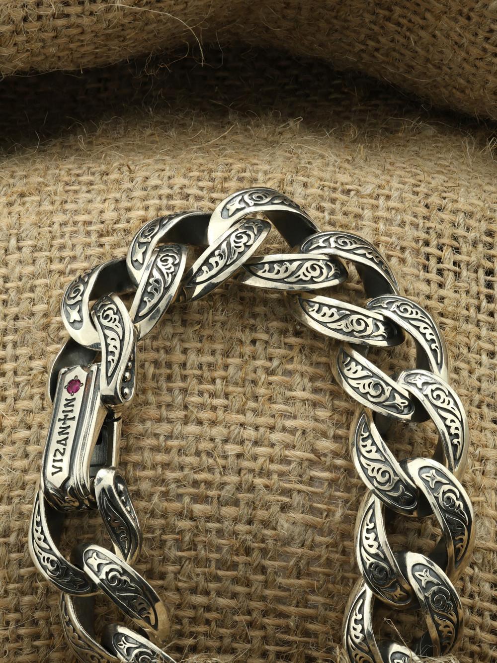 Браслет из серебра 925 пробы c рубином