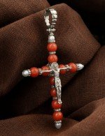 Крест из белого золота c жемчугом и кораллом