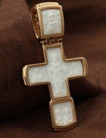 Крест из золота c бивнем мамонта