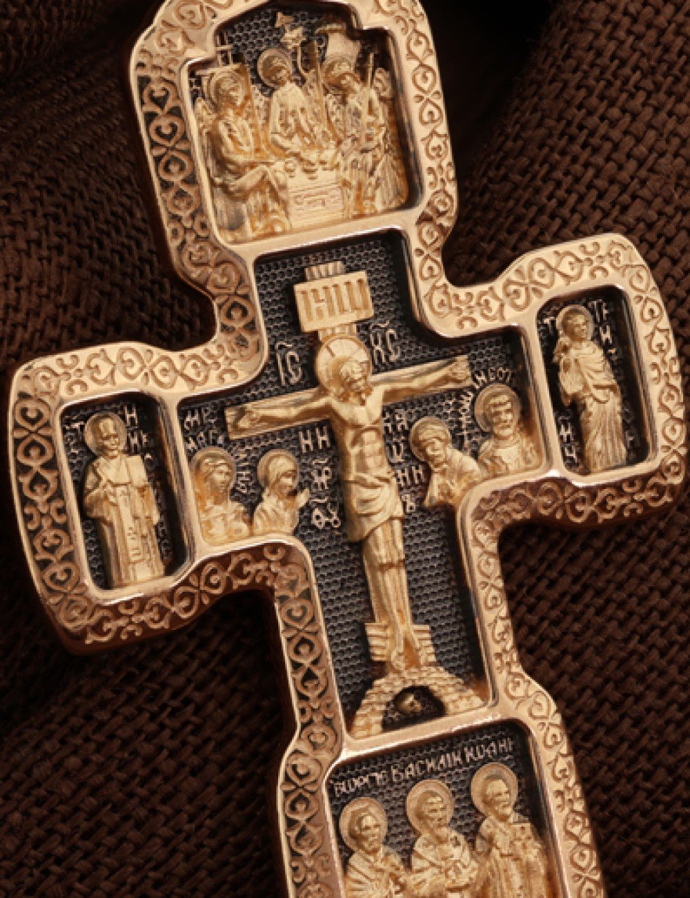 Крест из золота
