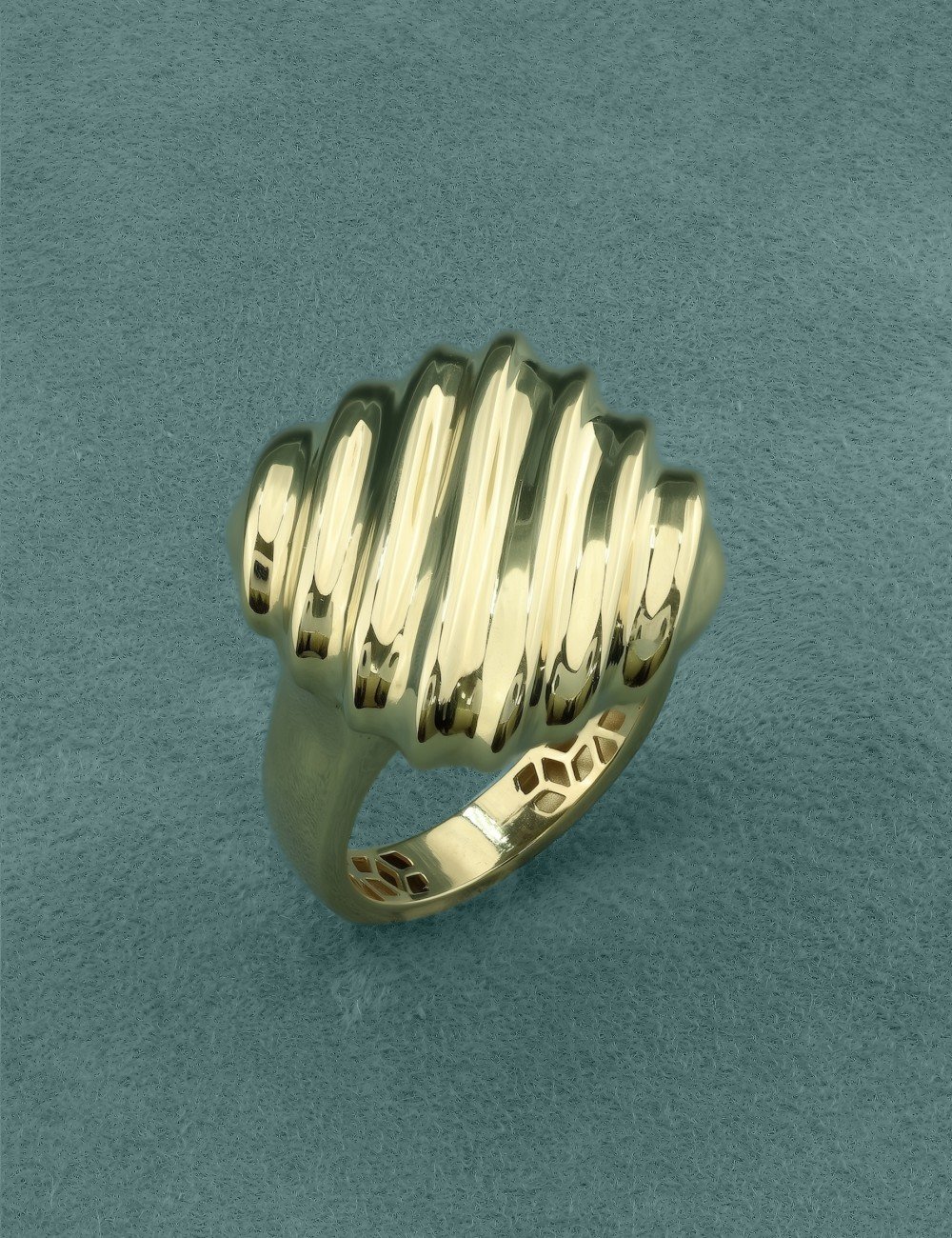 Кольцо из лимонного золота