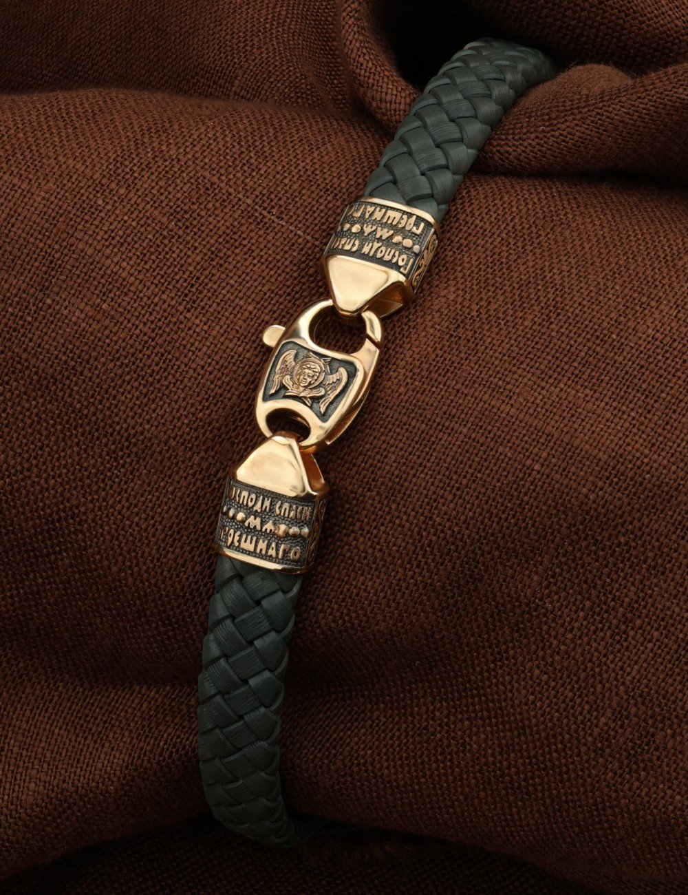 Браслет из золота c кожаным шнурком