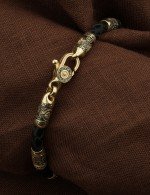 Браслет из лимонного золота c кожаным шнурком