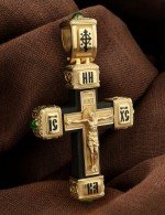 Крест из лимонного золота c эмалью, хризопразом и эбеновым деревом