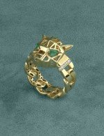 Кольцо из лимонного золота c бриллиантами и изумрудом