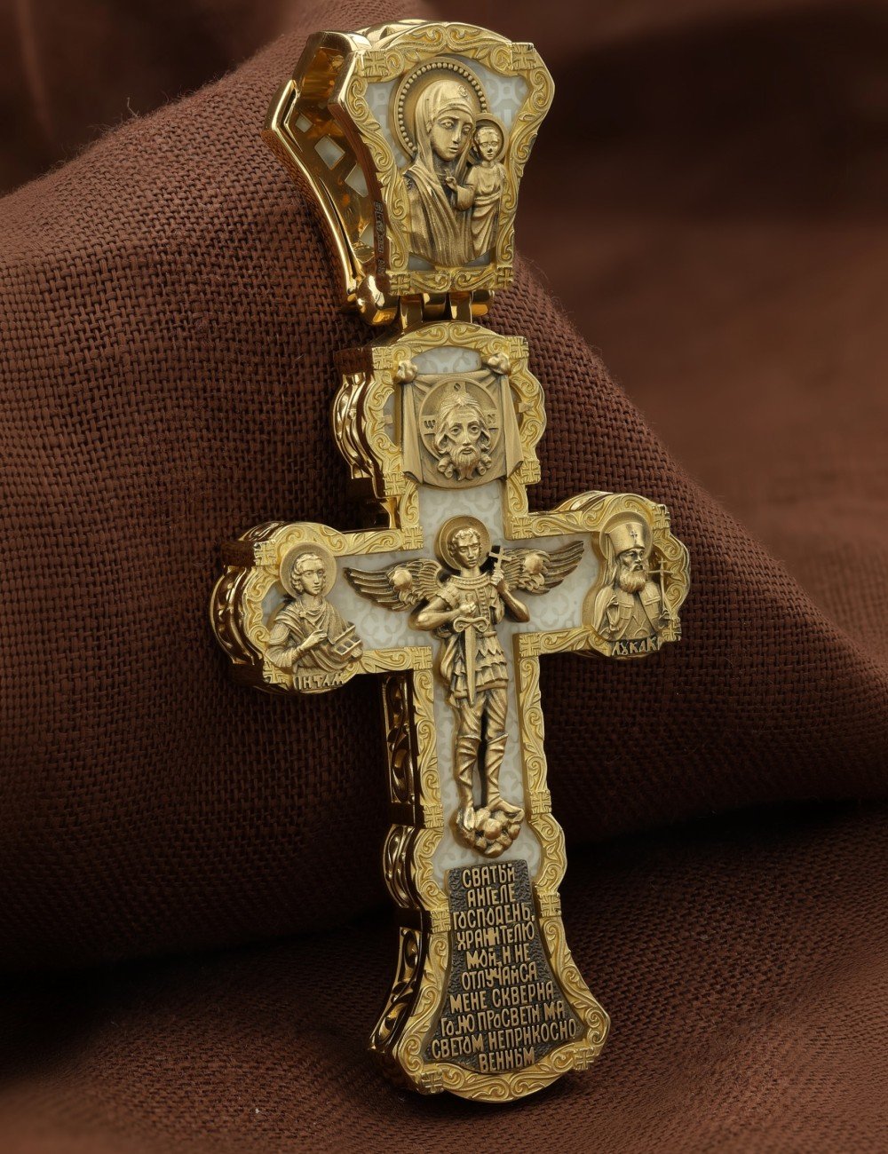 Крест из лимонного золота c бивнем мамонта