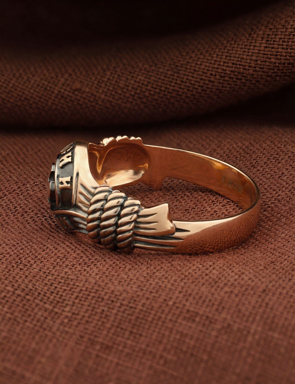 Кольцо из золота