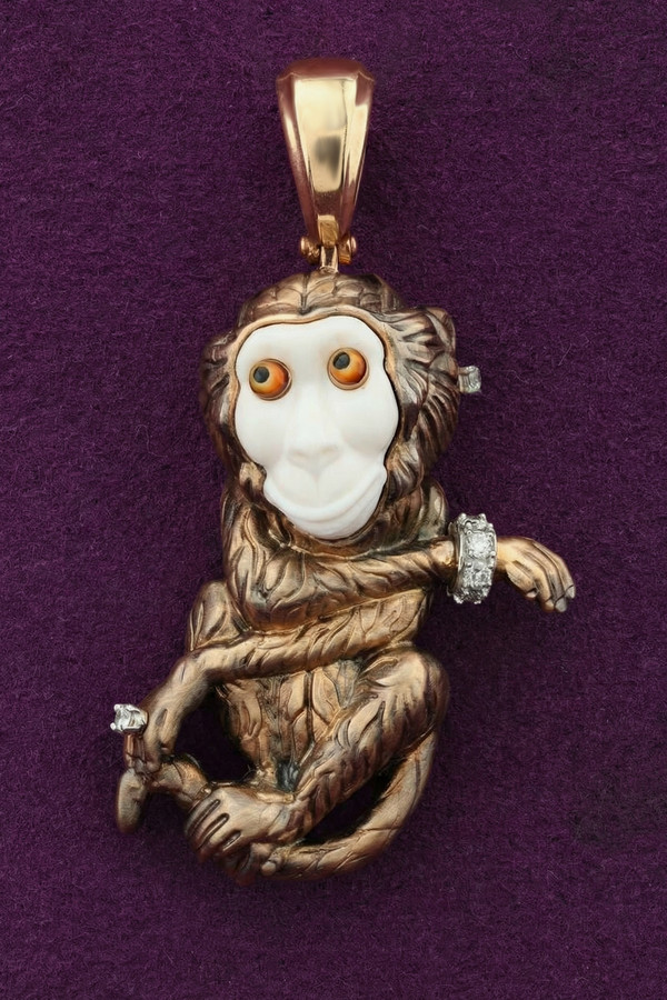 Подвеска из красного золота 585 пробы c эмалью, бриллиантами, рубином и бивнем мамонта