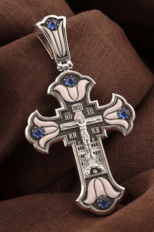 Крест из белого золота c эмалью и сапфиром