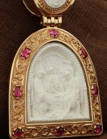 Образок из золота c эмалью, рубином и бивнем мамонта