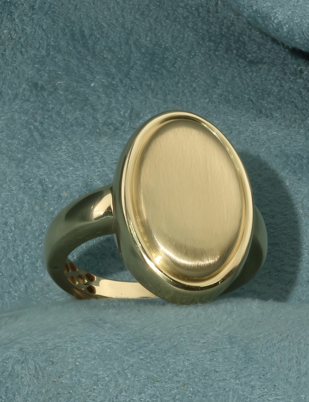 Кольцо из лимонного золота