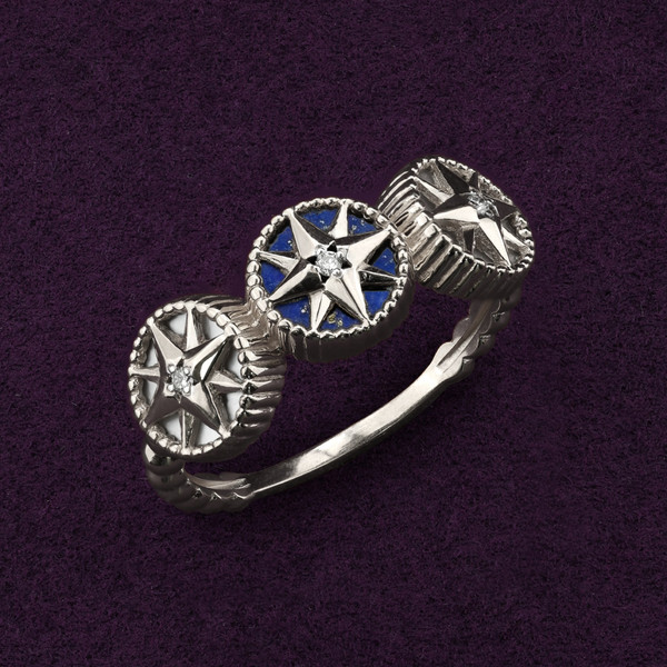 Кольцо из белого золота 585 пробы c бриллиантами, лазуритом и перламутром