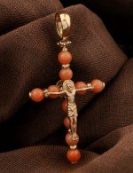 Крест из золота c кораллом