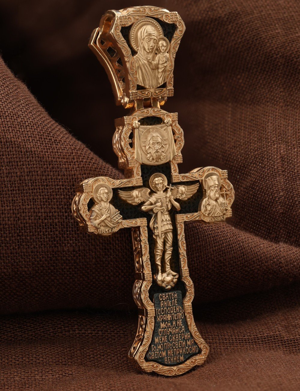 Крест из золота c эбеновым деревом