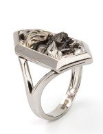 Кольцо из белого золота