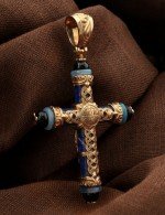 Крест из золота c ониксом, агатом и лазуритом