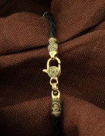 Браслет из лимонного золота c кожаным шнурком