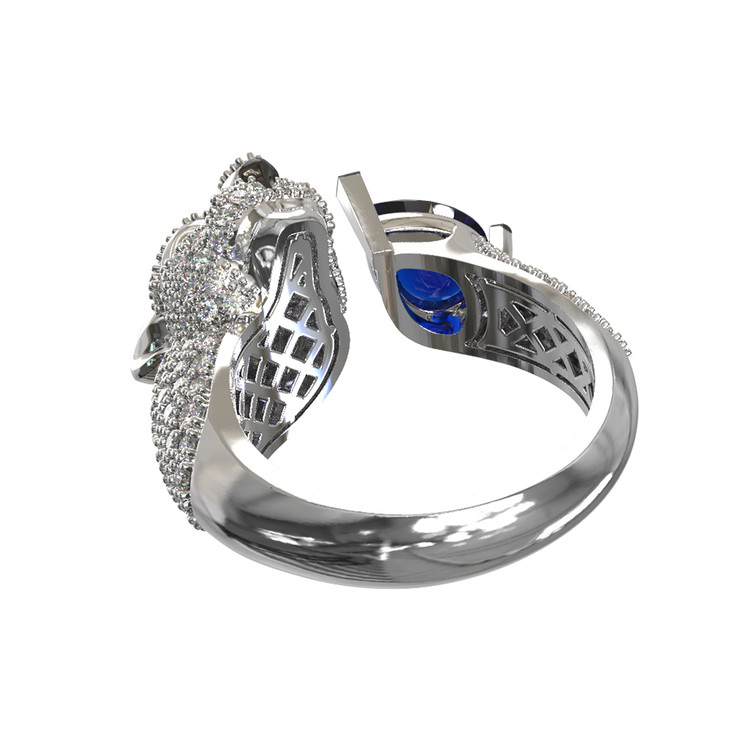 Кольцо из белого золота 585 пробы c бриллиантами, сапфиром и изумрудом