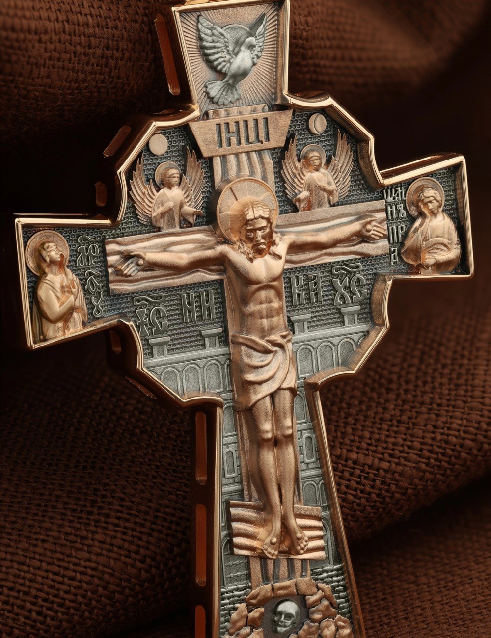 Крест из золота