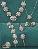 Серьги из белого золота 585 пробы c бриллиантами