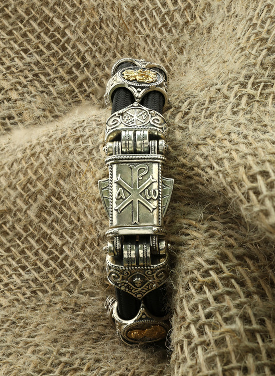 Браслет из серебра 925 пробы и золота 750 пробы c ониксом и шёлковым шнурком