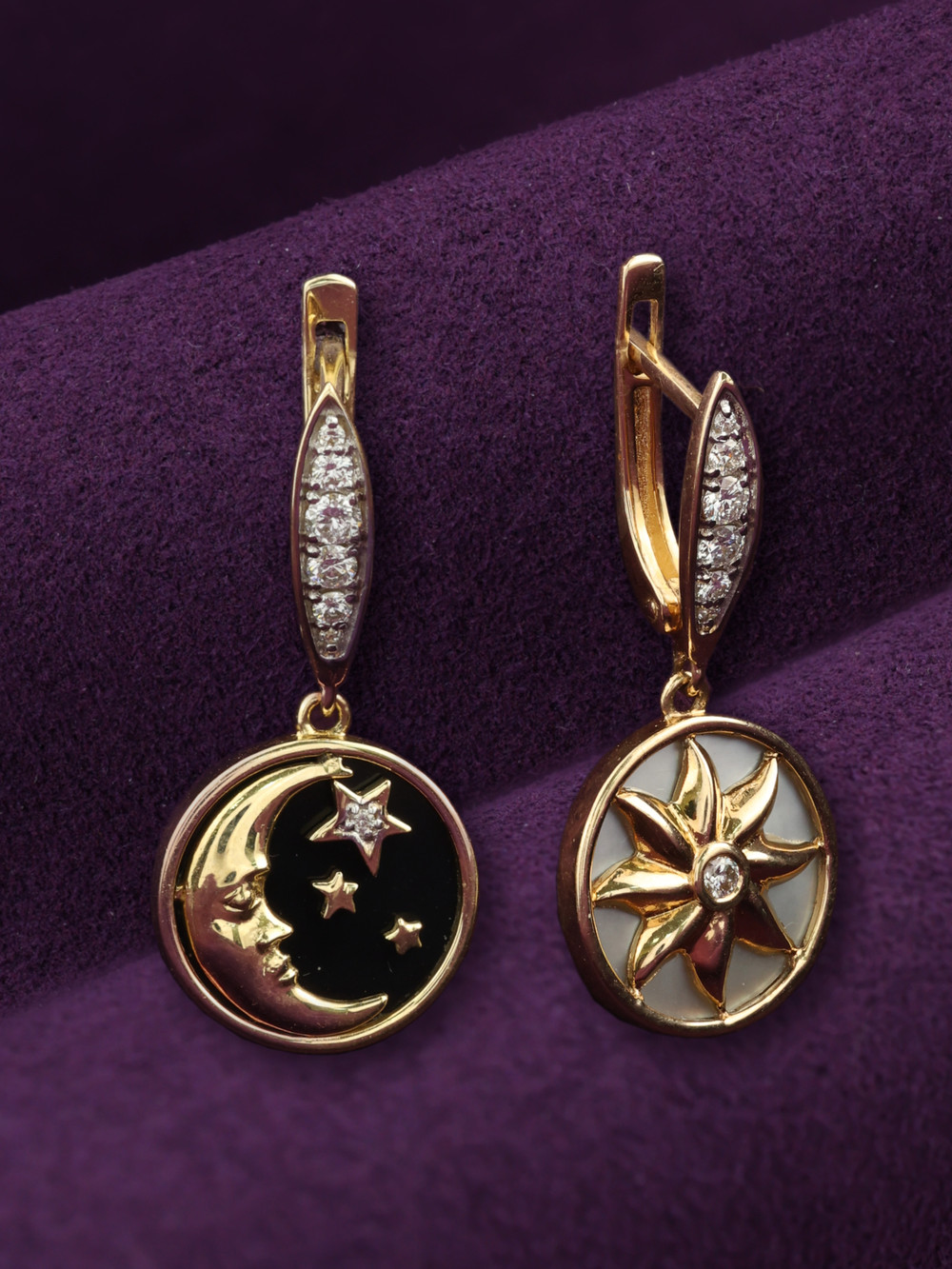 Серьги из красного золота 585 пробы c бриллиантами, ониксом и перламутром