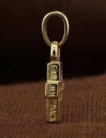 Крест из лимонного золота