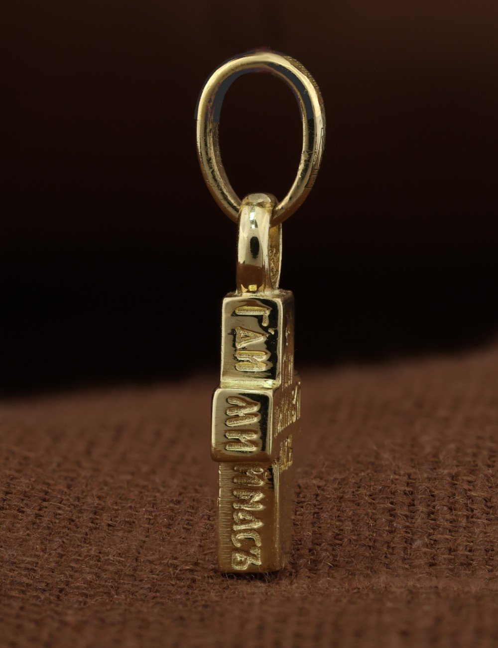 Крест из лимонного золота