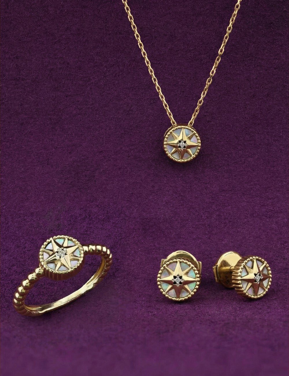 Серьги из лимонного золота c бриллиантами и перламутром